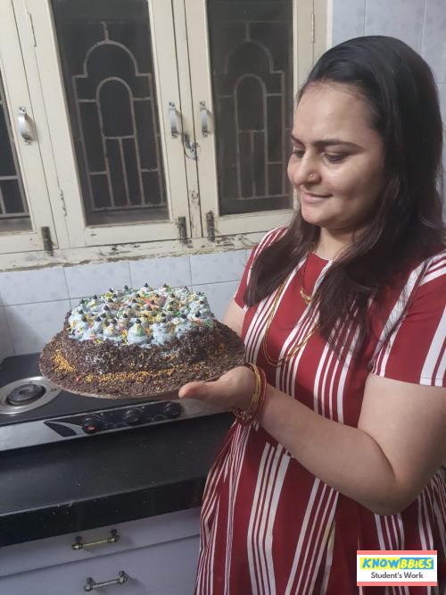 Online Course in Khambhaliya For Birthday Cakes + Fondant Cake : Baking & Icing Video Course (Pre-recorded) in Hindi