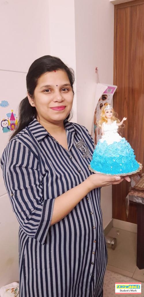 Online Course in Greater Noida For Birthday Cakes + Fondant Cake : Baking & Icing Video Course (Pre-recorded) in Hindi